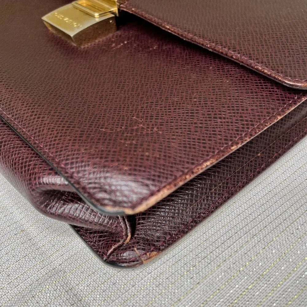 Louis Vuitton Taiga Selenga Pochette Clutch in Burgundy , COA included - Picture 2 of 15